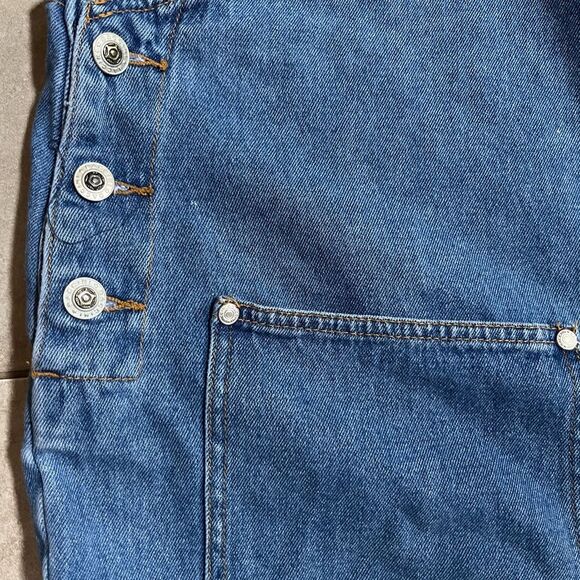 VTG 90s Y2K Denim Overalls Women Size 20
Adjustable length Made in Hong Kong - Picture 2 of 8